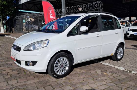 FIAT IDEA 1.4 MPI ATTRACTIVE 8V FLEX 4P MANUAL FIAT IDEA 1.4 MPI ATTRACTIVE 8V FLEX 4P MANUAL